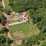 Villa By Guide Desne