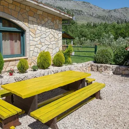 Villa By Guide Desne